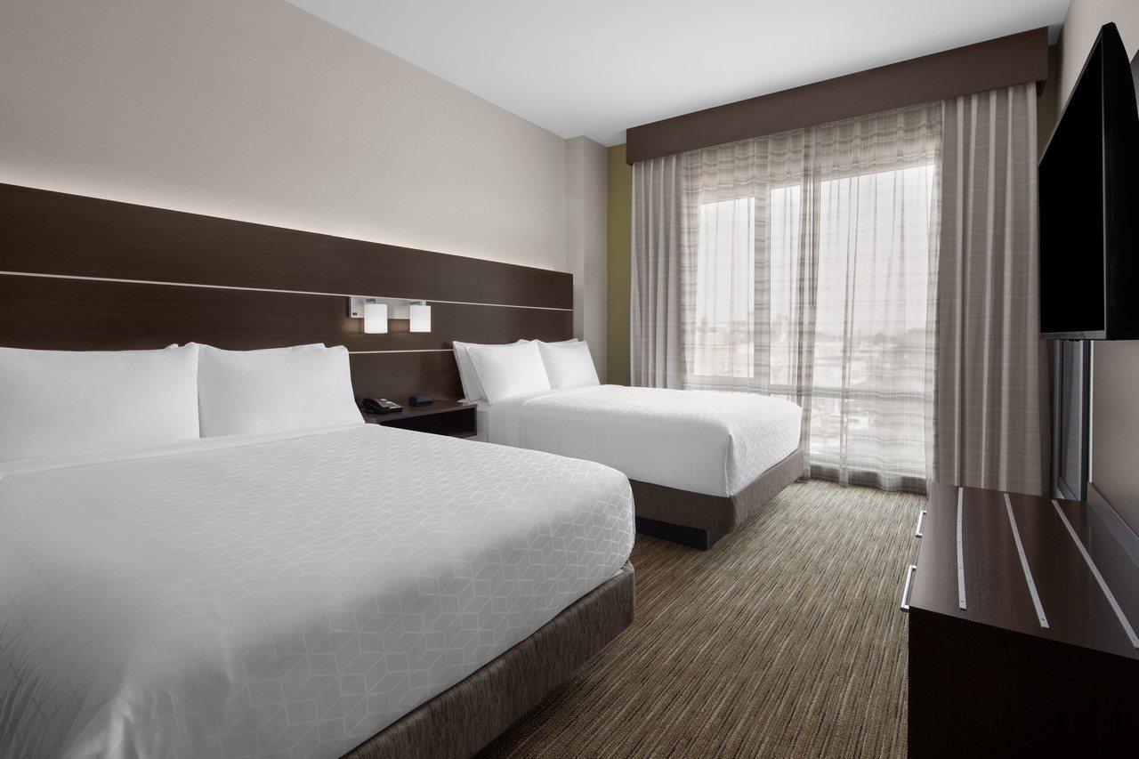 Holiday Inn Express & Suites Woodside Laguardia Airport New York Exterior photo