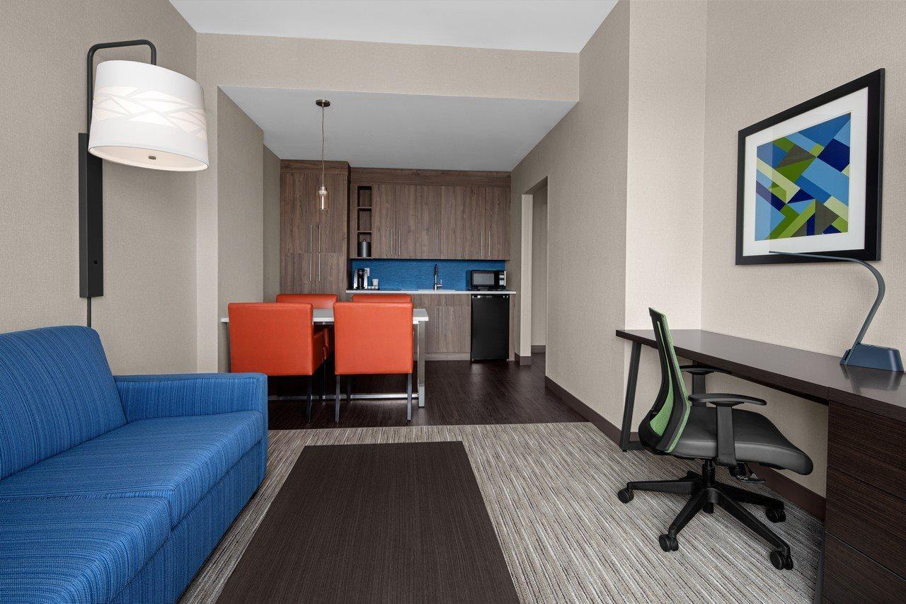 Holiday Inn Express & Suites Woodside Laguardia Airport New York Exterior photo